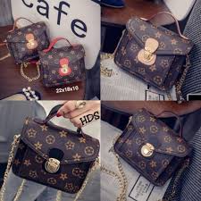 Tas pancing berbentuk kotak yang bisa memuat semua peralatan pancing anda yang bisa memuat dengan ukuran tas 120cm x 28cm x 25cm membuat tas ini mudah dibawa dan tidak menghabiskan. Jual Tas Selempang Tas Bahu Tas Jinjing Kotak Wanita Beige Kota Bandung Toko Baju Muslim Otista Tokopedia