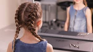 Comment faire une tresse africaine collée : Tuto Coiffure Enfant Realisez Des Boxer Braids A Votre Fille Video Dailymotion