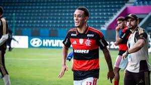 Lille abre conversas com o Flamengo e busca contratar Ryan Roberto