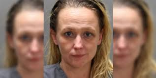 Mor limte boksehanske fast til hånda og angrep 12-åring i skolekantine