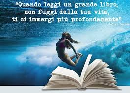 Quando Leggi Un Grande Libro Non Fuggi Dalla Tua Vita Ti Ci Immergi Piu Profondamente Julian Barnes Libri Citazioni Letterarie Grandi Libri
