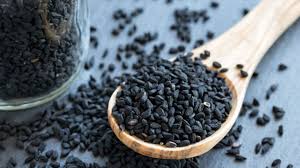 The flowers are small and white, sometime slightly pink. How To Use Black Cumin Seed Plus A Recipe Happy Wellness Life Luckyvitamin Blog