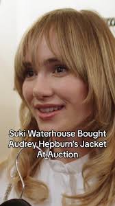 Suki Waterhouse Fendi Bag