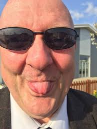 Dane Perry (@ronaldaneo)