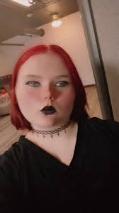 I'm Savannah I'm wanting to make new friends I'm 18 add me if you wanna be  friends fsavannah353018