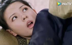 Dữ Quân Ca: Thành Nghị đổi gu mặc áo vàng, nam chính Lưu ly mỹ nhân sát đẹp  thế nào mà được khen không thua con gái