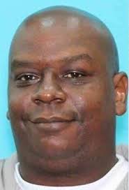 Suspect in Marshall clothing store shooting turns himself in