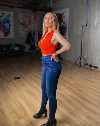 Hande Sarıoğlu eridikçe eriyor!