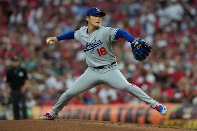 Yoshinobu Yamamoto delivers a pitching master class in Dodgers' win over Reds - Yahoo Sports