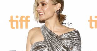 Aujourd'hui, c'est la belle allemande diane kruger qui ouvre son cœur au magazine psychologies et raconte son enfance difficile marquée par un père malade. Diane Kruger Amoureuse Elle Explique Pourquoi Elle Ne Veut Pas En Parler Purepeople