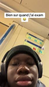 Le Metro Black Qui Crie