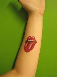 The rolling stones triya x stones tongue print mini silk skirt. Rolling Stones Tongue Tattoo