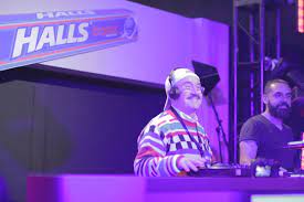 Qué patético salir a los 90, ya mejor se hubiera quedado dentro. Halls Presenta Sabor B Oost Con Talento De Tv Azteca Revista Neo