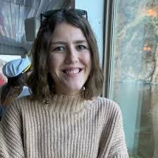 Kara Hooper's Instagram, Twitter & Facebook