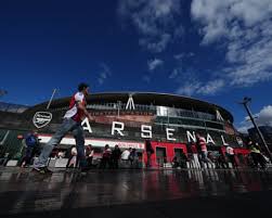 Arsenal vs. Manchester City: Saliba Vuelve! Formaciones Confirmadas - Imagen principal del artículo