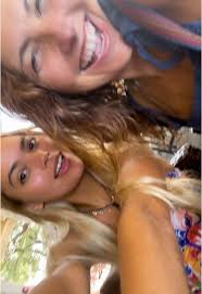 si mona lisa (@simonealang)