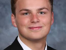 Mandeville High School awards diplomas