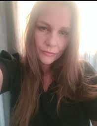 Hey there, i'm a young, fun, down to earth 52 yr old and have been enjoying  single life for the past 4 years, however getting a bit lonely. Grew up