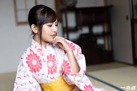 1P-091522-001 Yukata beauty