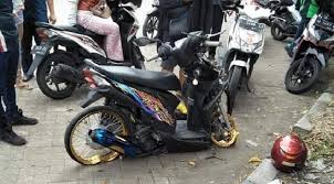 Modifikasi vario 125 terbaru 2020 dengan gaya thailand ini memang sedang populer, terutama di kawasan urban perkotaan. Matik Modif Ban Cacing Kecelakaan Dibully Warganet Bonsaibiker
