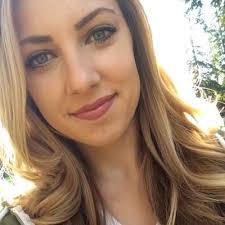 Randi Robertson's Instagram, Twitter & Facebook