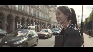 „jsem ráda, že jsem po delší době zase doma, nechala se slyšet barbora po patnáctihodinovém letu a dvou mezipřistáních v hongkongu a dubaji. Bara Podzimkova Elite Models Youtube
