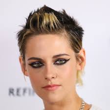 I would like to know mostly about how to do the curlyish kind. Kristen Stewart S Best Short Hair Looks Short Hairstyle Ideas Allure