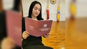 Siguro naman kung ikaw ay namatayan ng tatay, kinakailangan mabuhay, kinakailangan magbigay ng sustento sa pamilya, gagawin mo ang dapat gawin. Outrage Ridicule Ensue After Former Singer Actress Mocha Uson Is Appointed To New Gov T Position Coconuts Manila