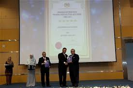Jika kalian mau follow akun resmi mereka silahkan cek di link profile bagian atas. Galeri Foto Album Tahniah Kkmm Di Atas Pencapaian 5 Bintang Hrmis Tahun 2017 Image Tahniah Kkmm Di Atas Pencapaian 5 Bintang Hrmis Tahun 2017