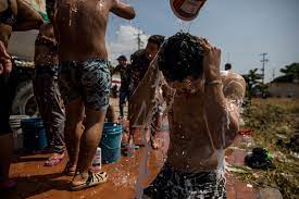 What is this message about? The Migrant Caravan Reaches A Crossroads In Southern Mexico The New Yorker