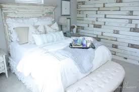 Although dorm rooms and even apartment bedrooms can be small and stuffy, there are always fun and cute ways to make your sanctuary cozy. Create An Inviting Guest Room With These Simple Tips House Of Hargrove