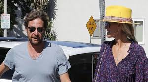 Et ce même si certains proches. Laeticia Hallyday Et Pascal Balland Desormais Ils Passent La Nuit Ensem