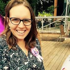 Under the Bed : Bright, Paul, Cort, Ben: Amazon.in: किताबें