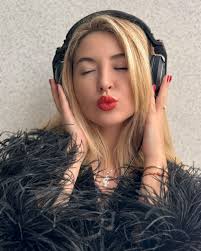 📍This week at HOMA Fitness, we asked Coach Aaron...how do you grow the  glutes bigger but not so much