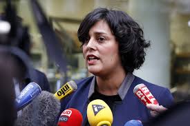 Mais c'est la fin des visites médicales pour les autres salariés, qui se contenteront d'une. La Loi El Khomri Ne Va Donner Du Travail Qu Aux Deputes Vanity Fair