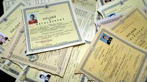Reacţia absolvenţilor după rezultatele iniţiale 44.399 de contestaţii au fost depuse după afişarea primelor rezultate obţinute de candidaţii prezenţi la probele scrise ale examenului naţional de bacalaureat 2016 din sesiunea iunie. Rezultate Bac 2016 Rezultatele AÈ™teptate La Bacalaureat 2016 Afisate AstÄƒzi Pe Edu Ro
