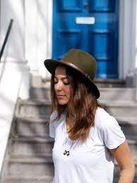 Olive Green Wool Felt Belted Fedora Etsy Outfits With Hats Green Wool Fedora Hat Outfits