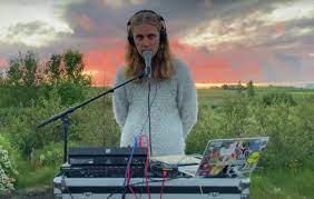 A new bar called jaja ding dong opened at the cape hotel in húsavík on july 11th. Iceland S Dadi Freyr Covers Jaja Ding Dong From Netflix Eurovision Film