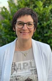 Helen Sieber's Instagram, Twitter & Facebook