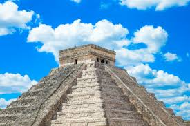 Pirâmide em chichen itza | Foto Premium