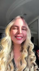 Natasha Toth (@na_toth)