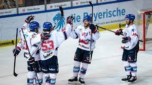 Eisbären feiern sieg gegen ingolstadt. Eishockey Playoffs Adler Meisterparty Oder Munchens Aufholjagd Del Finale Funf