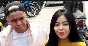Tak hanya itu saja, billy syahputra juga mencoba mempersatukan amanda manopo dengan elvia cerolline. Dikabarkan Renggang Dengan Elvia Cerolline Billy Syahputra Berikan Penjelasan Okezone Celebrity