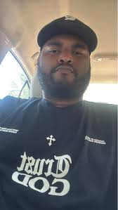 Kiss guy cheering for Buffalo Bandits from Tennessee