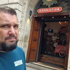 Where r some places with good drink specials today