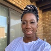 Stacy Houck's Instagram, Twitter & Facebook