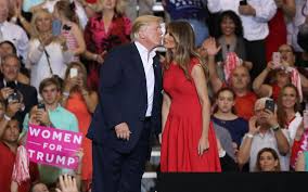 Succombez aux iconiques fragrances de la maison artisan parfumeur. Decret Sur L Immigration La Femme De Donald Trump Melania Aurait Ete Expulsee Le Parisien