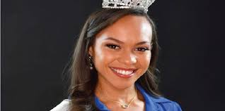 Career and scholarship fair in Fort Smith.