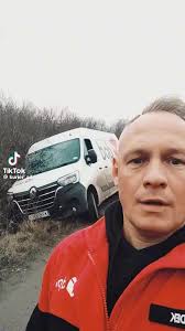 a kto wie czy za rogiem nie leży kurier w rowie