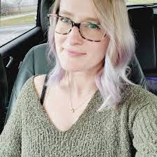 Erin Stclair's Instagram, Twitter & Facebook